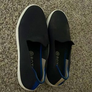 Rothy’s black shoes